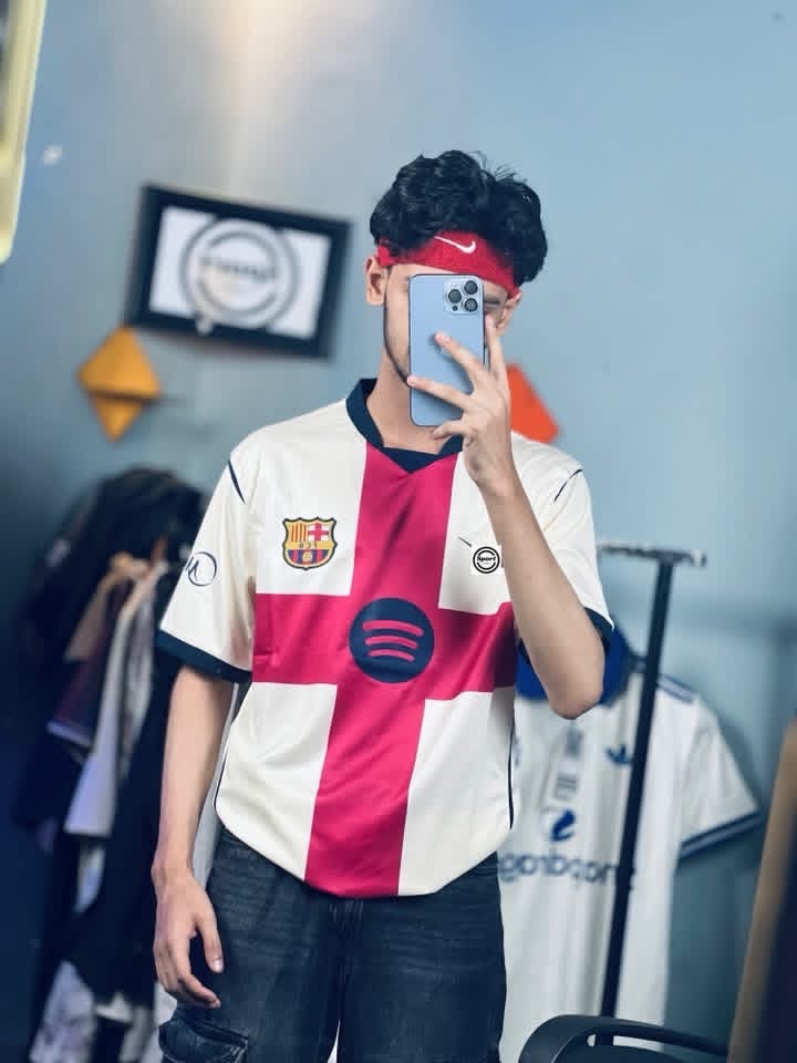 Barcelona 26-27 Fourth Kit