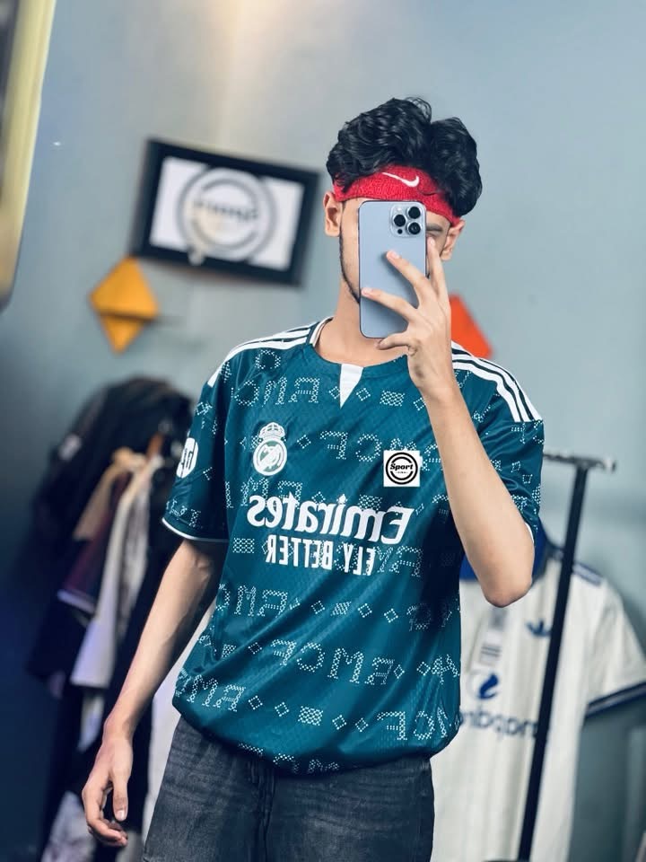 Real Madrid 26-27 Away